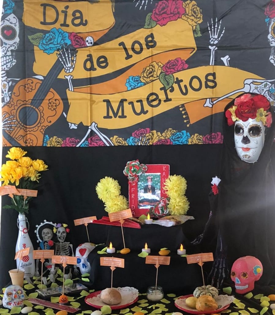 dia de los muertos altar